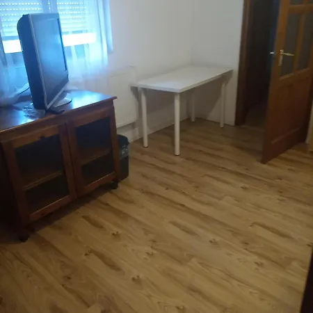 Garden Free Parking Air-conditioned Apartman *